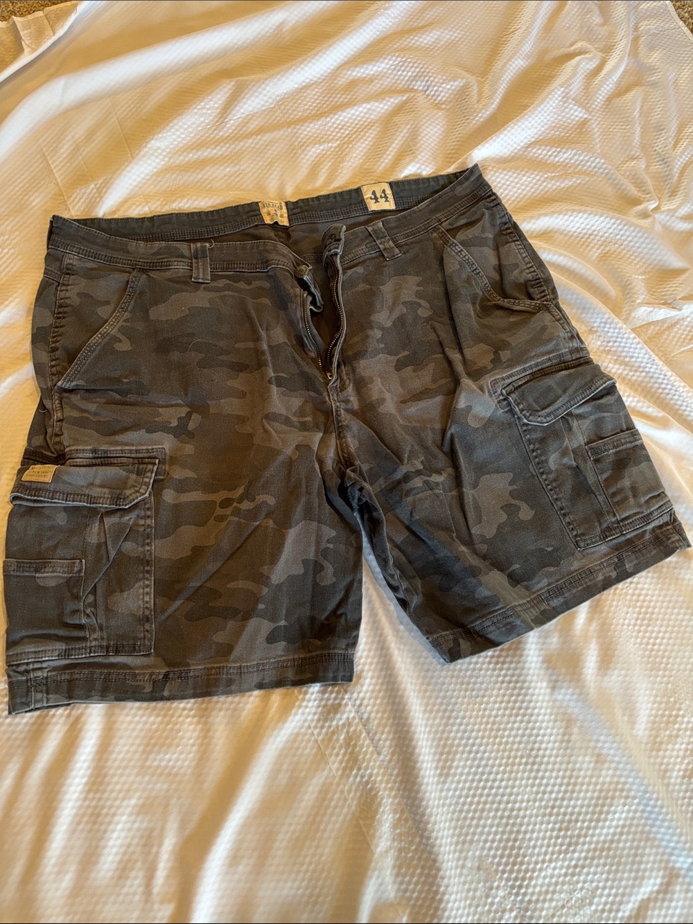 RedHead Men's Black/Gray Camo Cargo Shorts